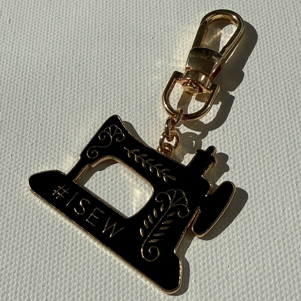 Elegant Black and Gold Sewing Machine Keychain - Picture 7 of 7